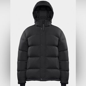 Aritzia The Super Puff (Black, Size M)